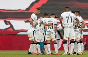 Em Porto Alegre, Corinthians tenta embalar de vez no Brasileirão e manter Grêmio no Z-4