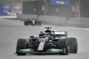 Hamilton vence o GP da Rússia de F1 e conquista a 100ª vitória da carreira