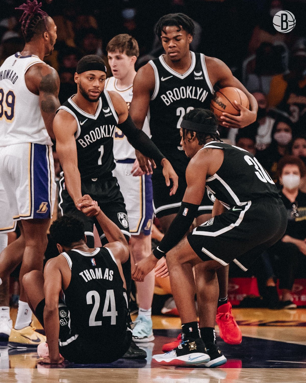 Nets vencem Lakers