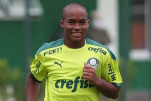 Clube da França manifesta interesse por Endrick, do Palmeiras