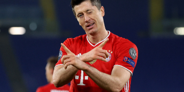 Bayern escolhe atacante brasileiro como substituto de Lewandowski