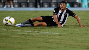 Mercado da bola: Botafogo tenta renovar contrato de Erison até 2025