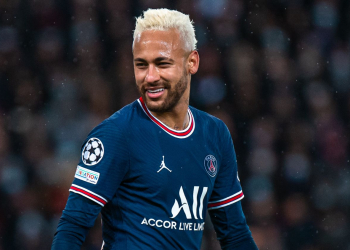 PSG oferece Neymar para o Manchester City e clube inglês responde