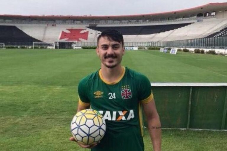 Ex-atacante de Flamengo e Vasco fecha com clube que disputar o Carioca Série A2