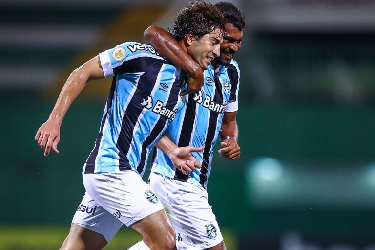 Cruzeiro avança pela contratação de volante do Grêmio