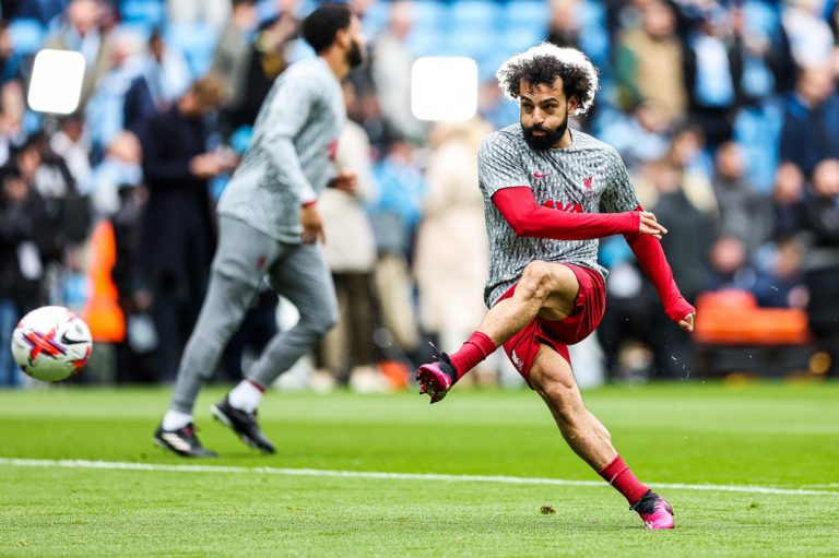 Al-Ittihad tenta contratação de Salah, mas Liverpool descarta venda